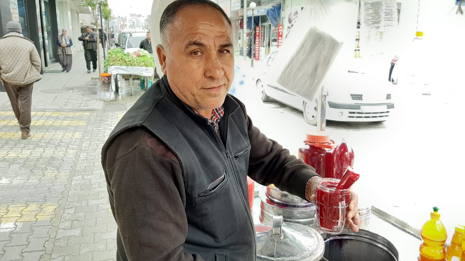 Seyyar satıcı Cumali'nin koronoya çözüm iddiası: Seyyar satıcı Cumali'nin koronoya çözüm iddiası: