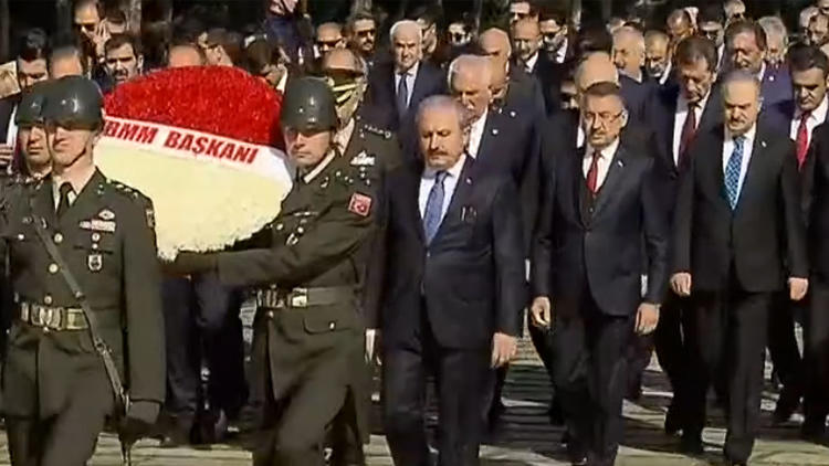 Devlet erkanı Anıtkabir'de buluştu