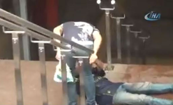 Taksim’de güpegündüz gasp