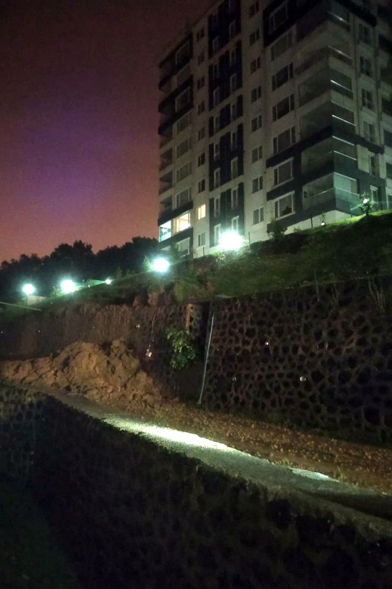 Ordu’da sağanak sonrası risk oluşturan 36 daireli bina boşaltıldı