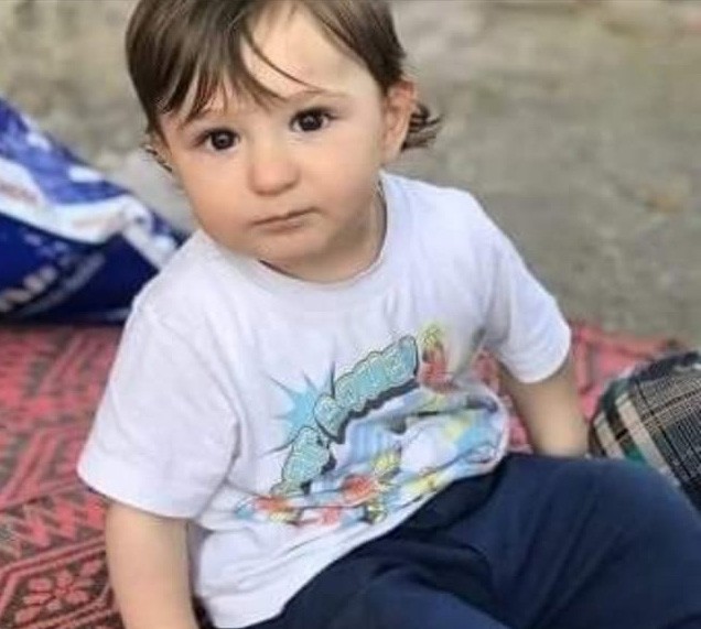 4 yaşındaki çocuk babasının kullandığı arabanın altında can verdi