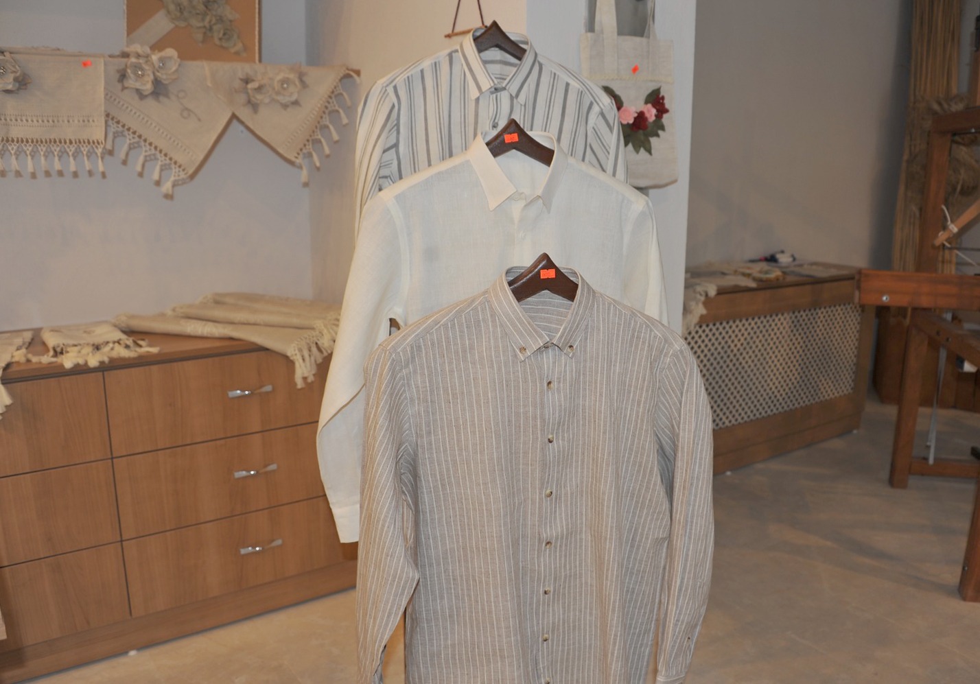 Kenevirden yapılan tekstil ürünleri satışa sunuldu