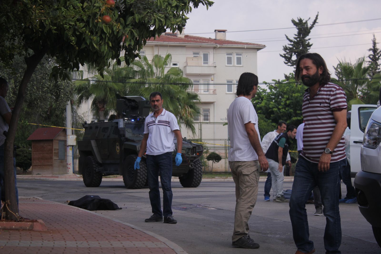Polis merkezine saldırı hazırlığındaki canlı bomba öldürüldü