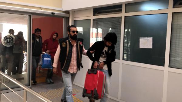 Kırmızı bültenle aranan DEAŞ'lı Kocaeli'de yakalandı