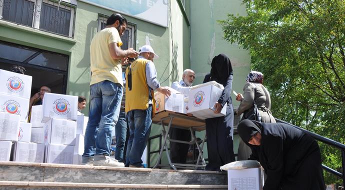 Gaziantep'te 1000 Suriyeli aileye yardım