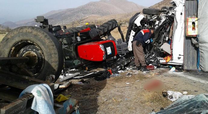 Kahramanmaraş'ta feci kaza: Anne oğul öldü