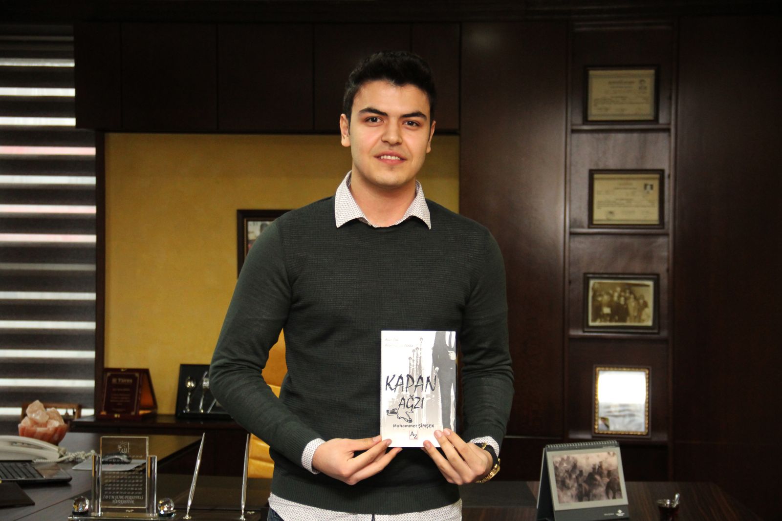 20 yaşında kitap yazdı, Hollywood peşine düştü