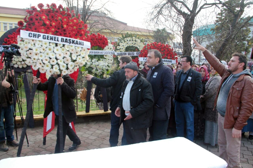 Kemal Kılıçdaroğlu şehit ailesiyle mahkemelik oldu