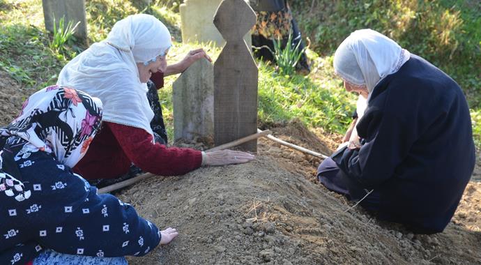 Üçüz nineler ikiz kaldı