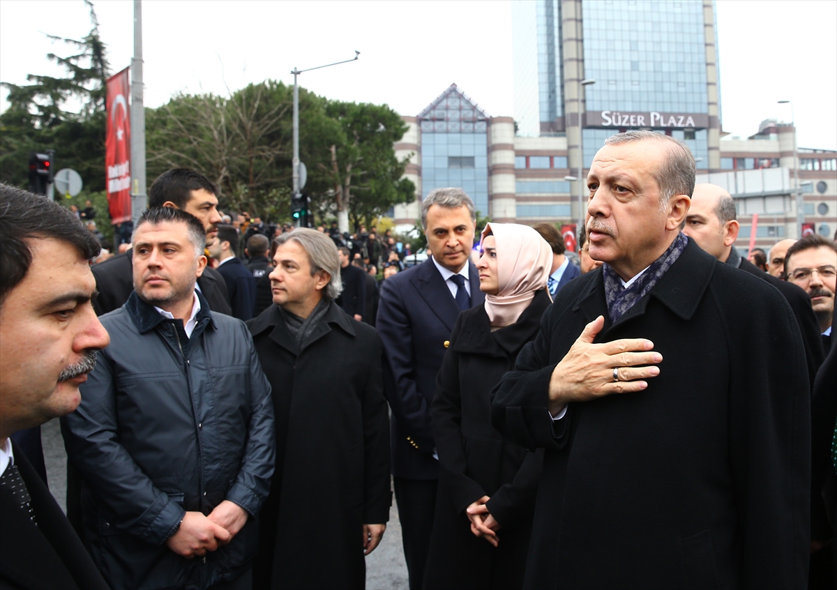 Cumhurbaşkanı Erdoğan saldırının olduğu Şehitler Tepesi'ne gitti
