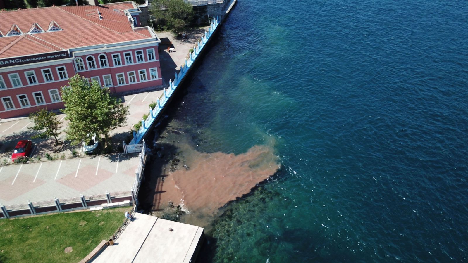 İstanbul Boğaz'ı kana büründü