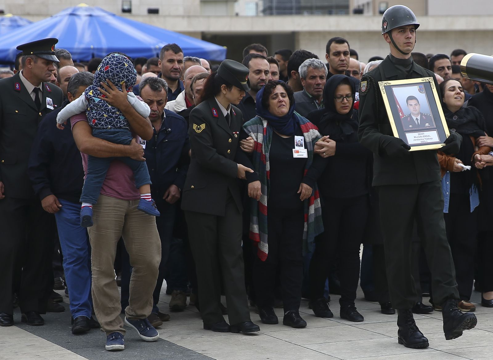 Şırnak şehidi Yüzbaşı Mustafa Erdal dualarla defnedildi