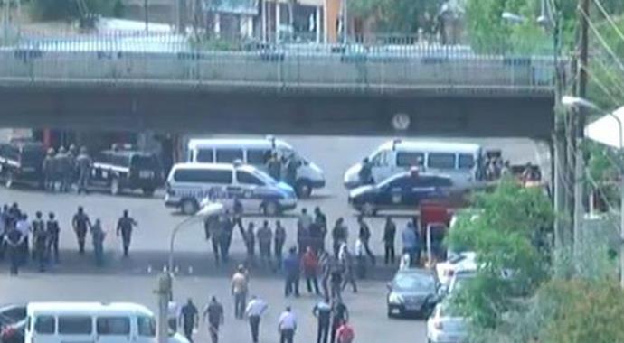 Ermenistan'da silahlı bir grup polis karakolunu bastı