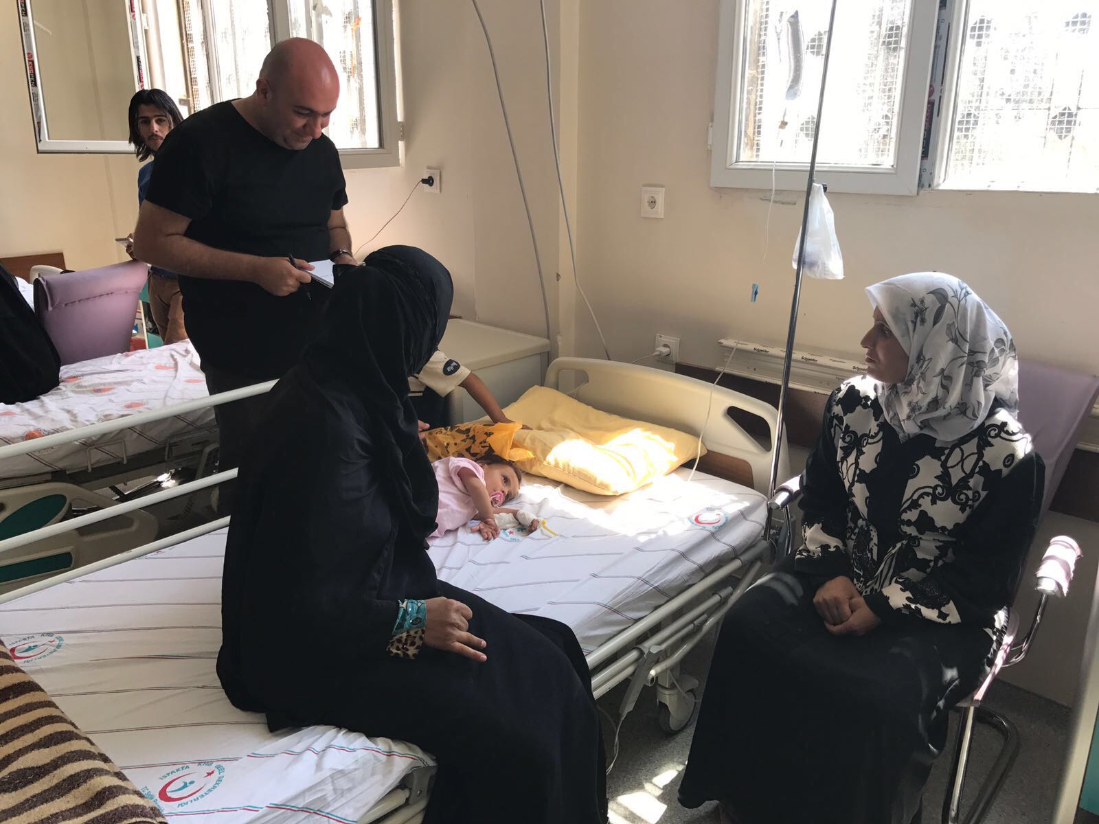 Halk, yardım eli uzatan Türkiye'ye duacı! Cerablus kendine geliyor