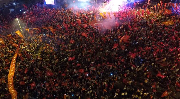 Kayseri'de demokrasi mitingine 250 bin kişi katıldı