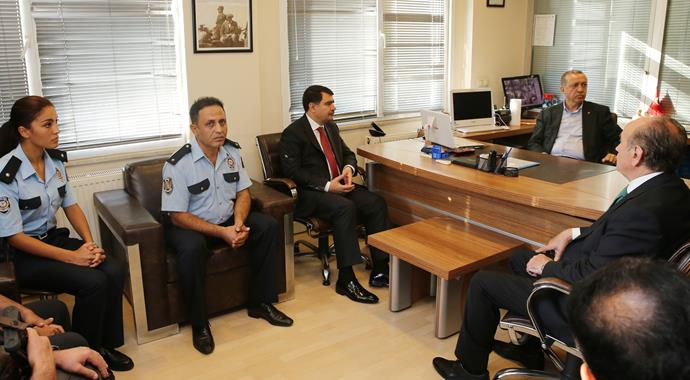 Erdoğan polis merkezini ziyaret etti