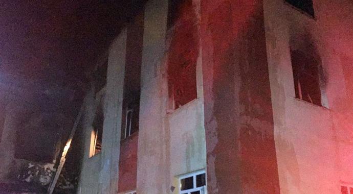 Adana'da kız öğrenci yurdunda yangın çıktı