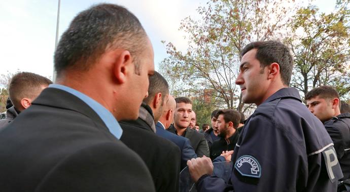 Akdeniz Üniversitesi'nde kavga: Yaralılar var