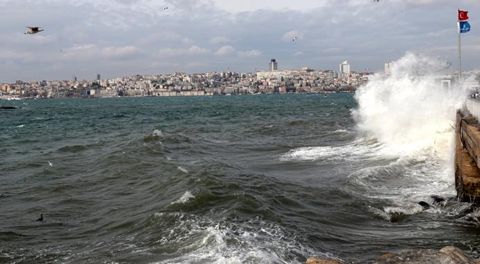 Meteoroloji'den son dakika uyarısı! Lodos ve fırtına geliyor...
