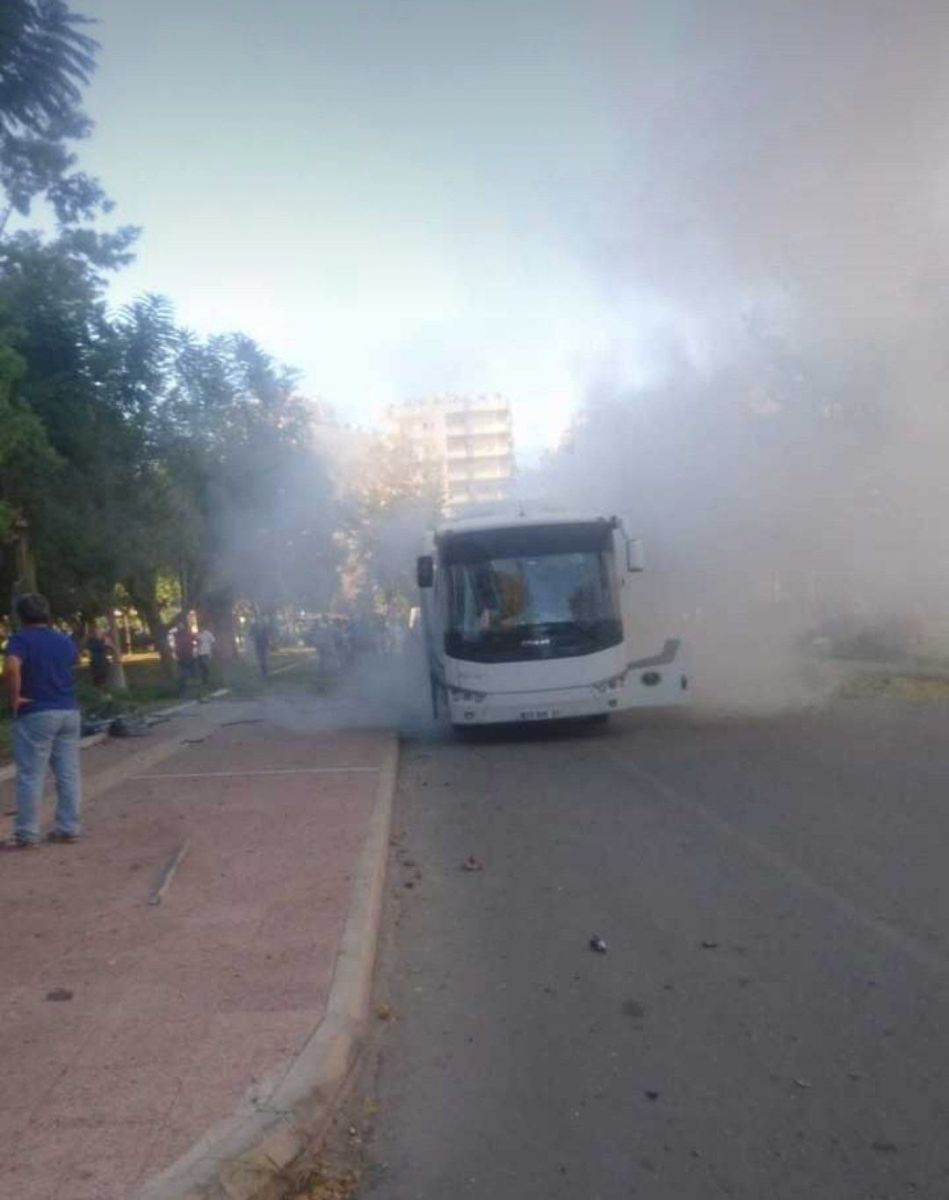 Son dakika... Mersin'de polis aracına saldırı (MERSİN PATLAMA)