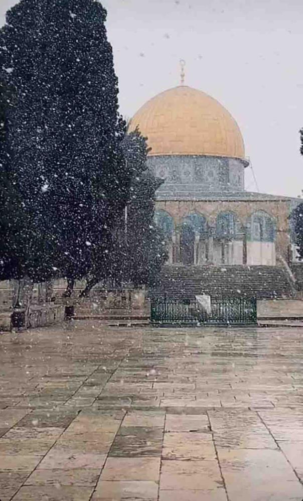 Mescid-i Aksa’ya kar yağdı