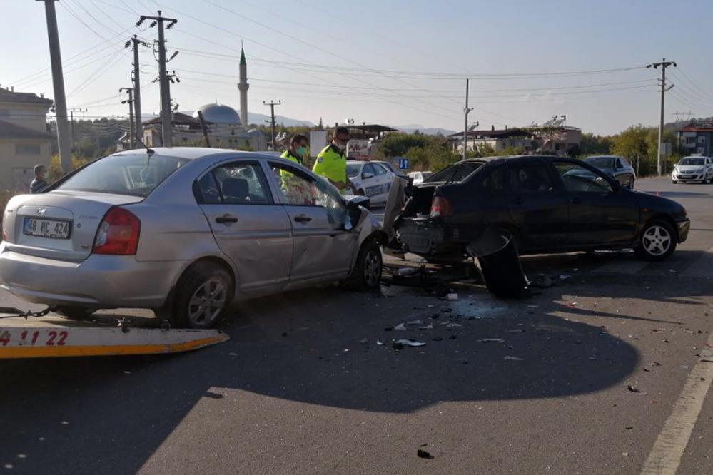 Dalaman'da feci kaza, çok sayıda yaralı var