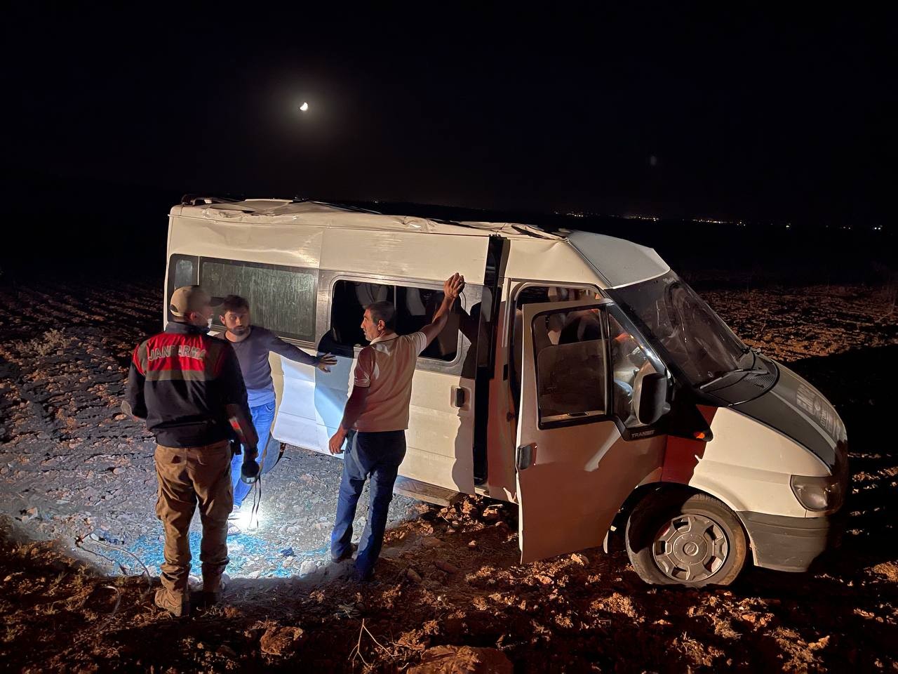 Şanlıurfa'da öğrenci servisi devrildi: Ölü ve yaralılar var