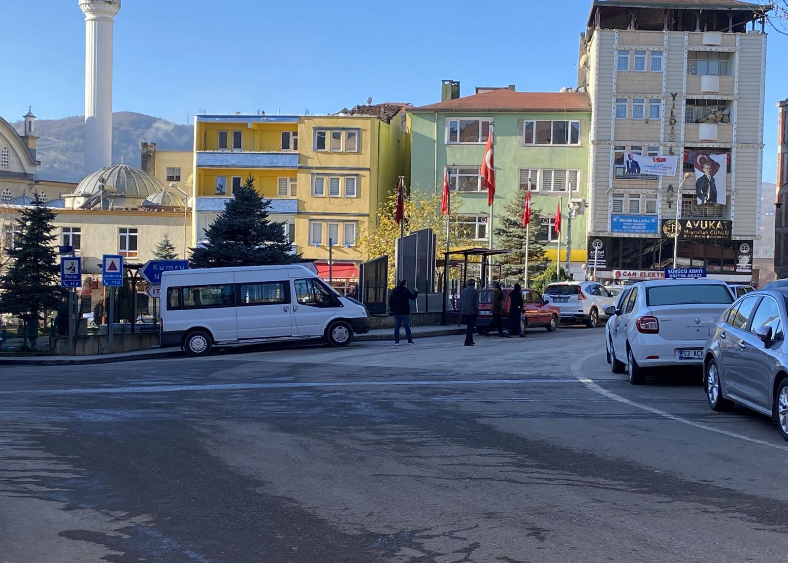 Boşanmak isteyen karısını minibüsle ezerek öldüren koca tutuklandı