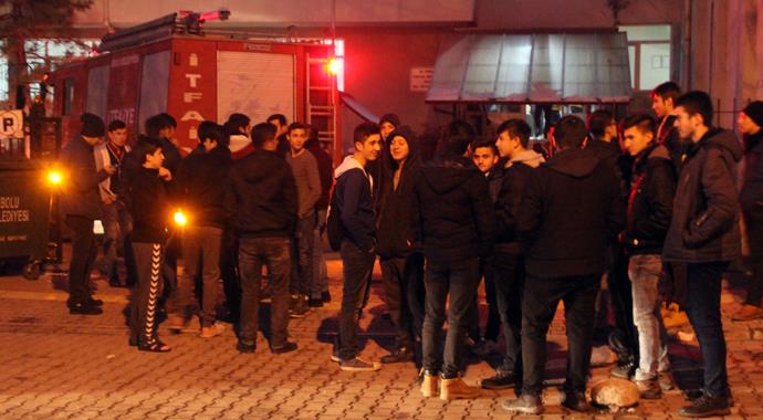 Öğrenci pansiyonunda yangın