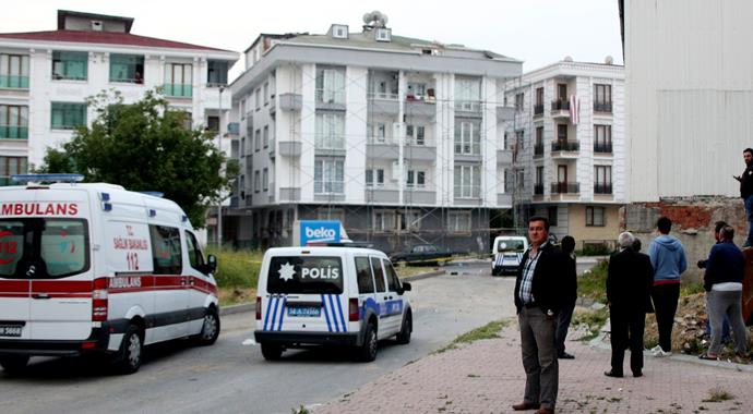 Çatıya çıkıp araçların üzerine kiremit atan şahıs yakalandı