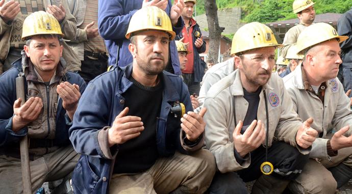 Soma şehitleri anılıyor