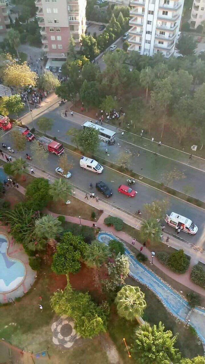 Son dakika... Mersin'de polis aracına saldırı (MERSİN PATLAMA)