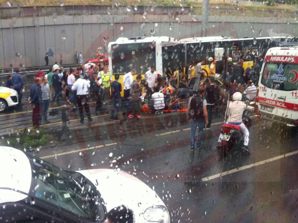 Küçükçekmece'de metrobüs kazası (Metrobüs kazası son durum)