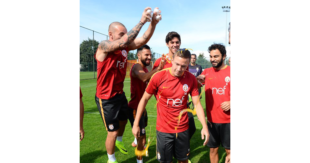 Galatasaray'da doğum günü sürprizi