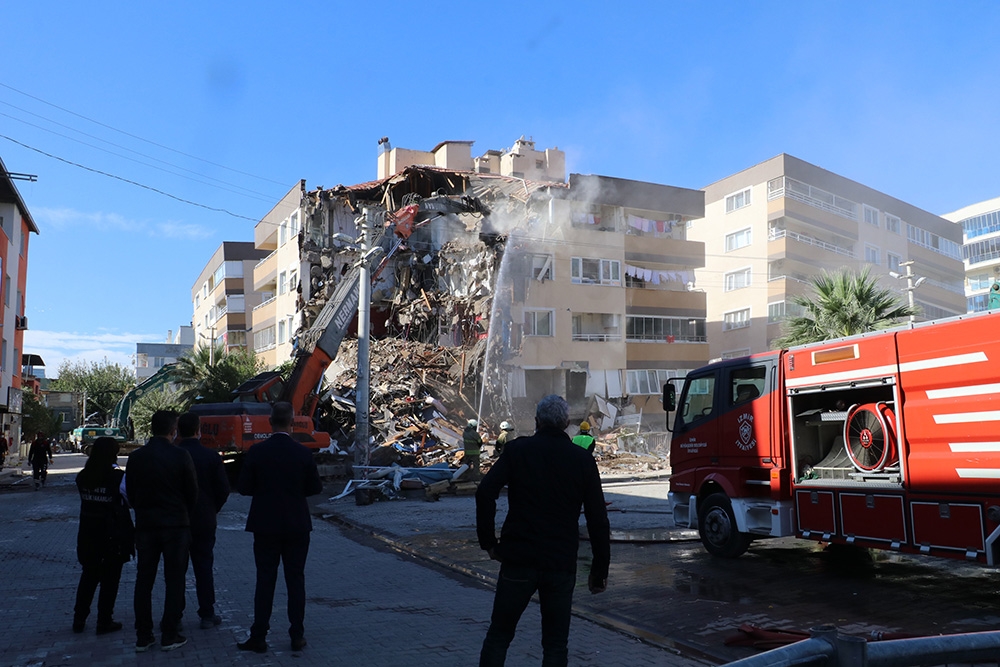 İzmir’de yürek ısıtan görüntü