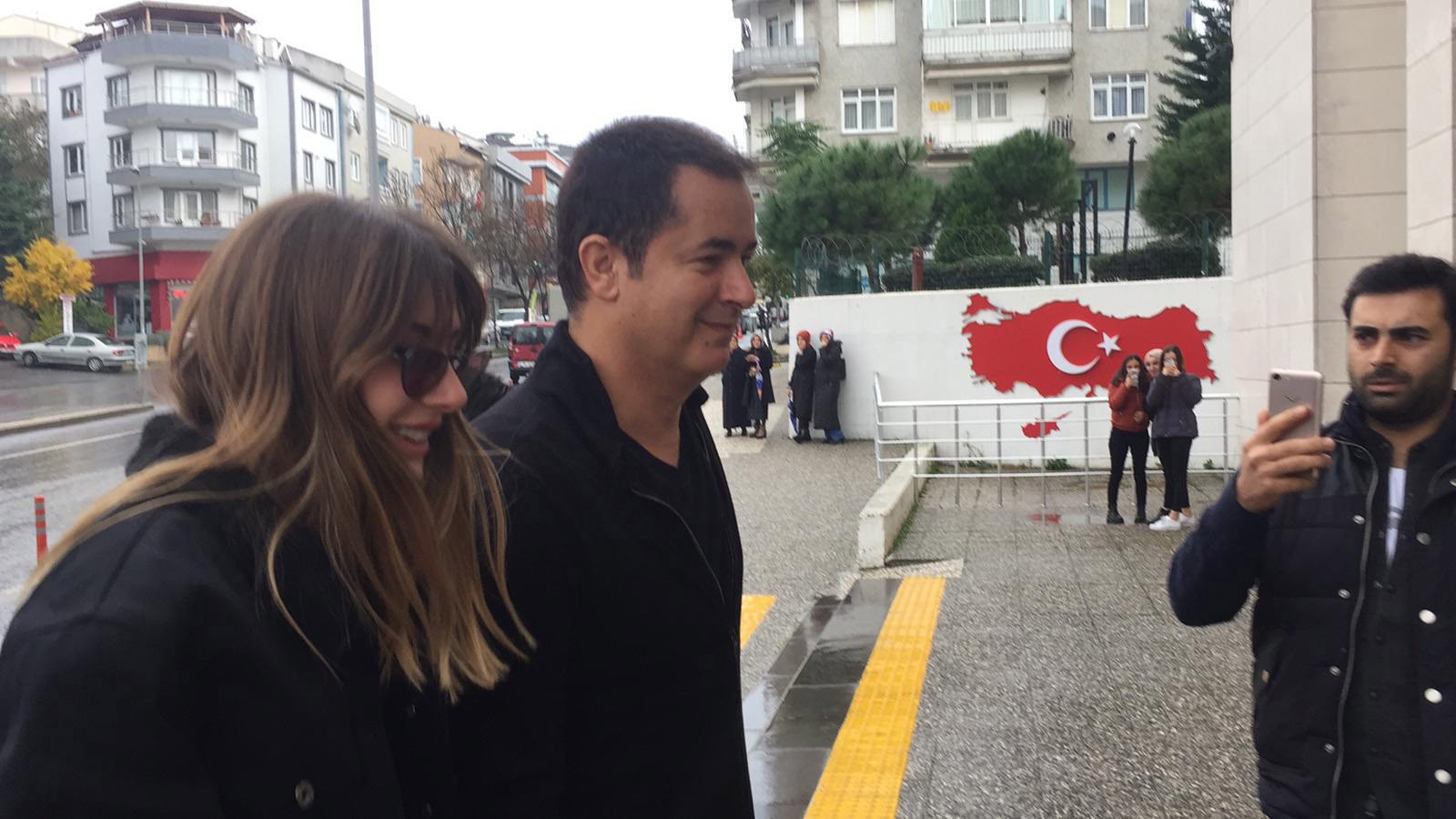 Acun Ilıcalı ve Şeyma Subaşı tek celsede boşandı!