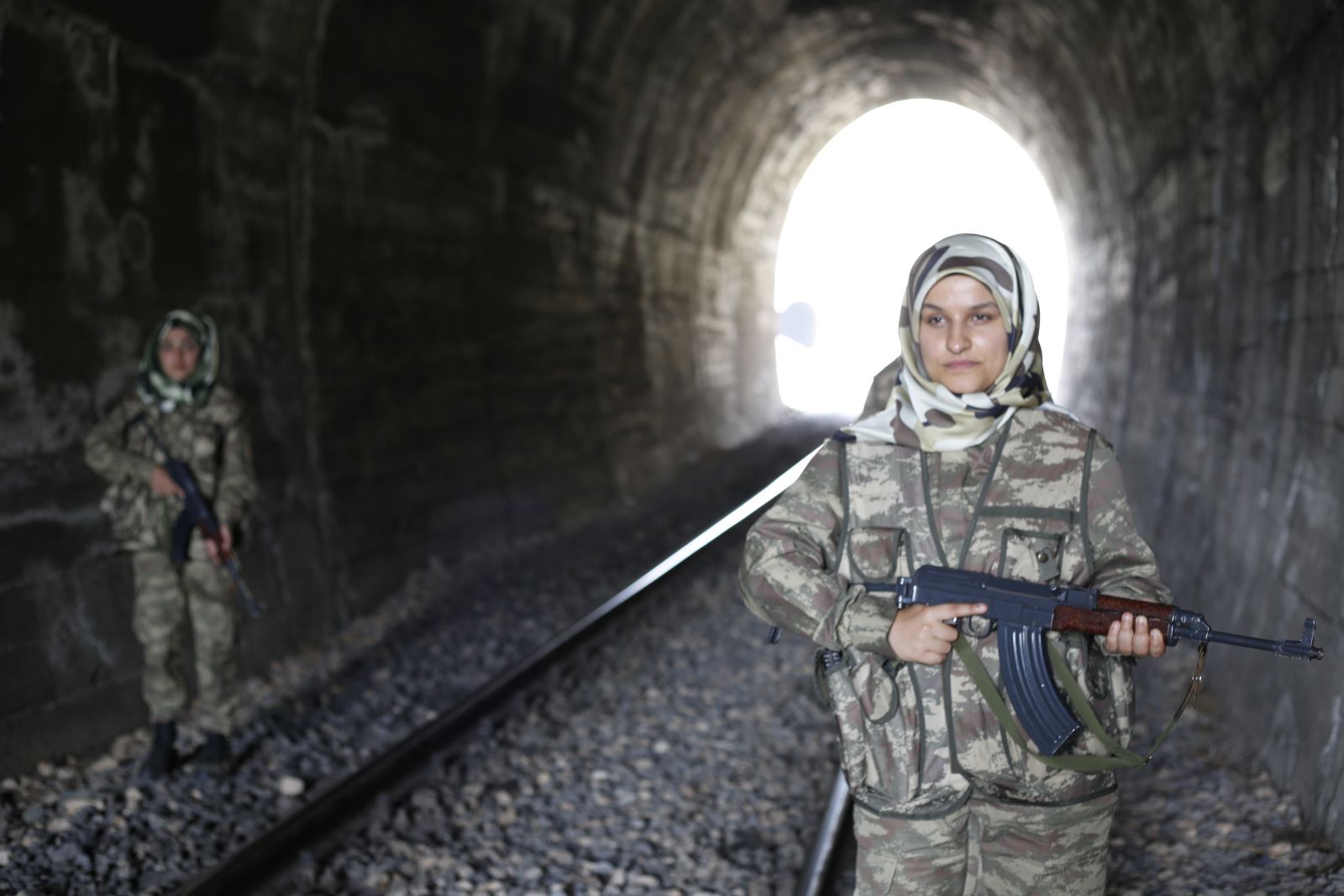 Elazığ'ın kadın güvenlik korucuları babalarının izinde