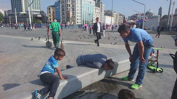 Taksim Gezi Parkı’nda ibretlik görüntü
