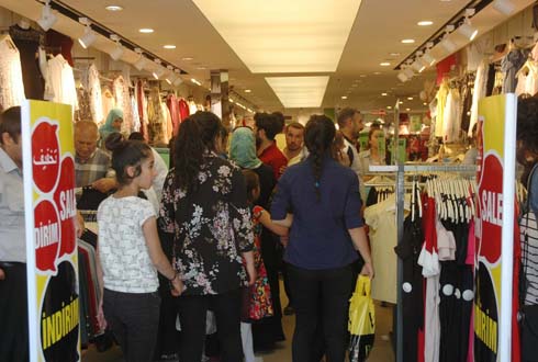 İranlılar Van'a akın etti