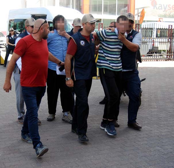 Yakalanan DEAŞ'lı teröristlerin görüntüleri ortaya çıktı!