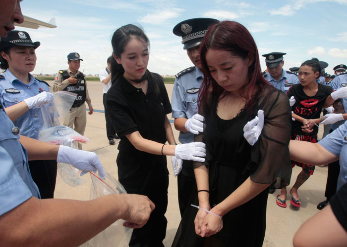 Kamboçya 74 Çinliyi sınır dışı etti