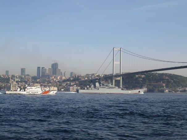 O gemi tekrar Boğaz’dan geçti!