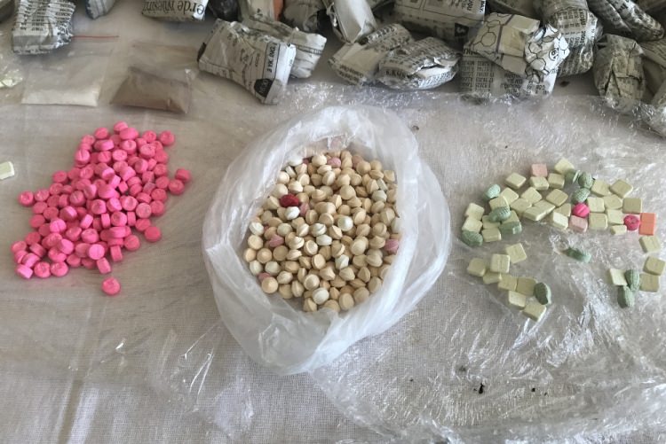 İstanbul'da uyuşturucu satan 2 şebeke çökertildi!