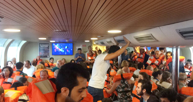 İstanbul'da şiddetli yağış ve fırtına nedeniyle metro, metrobüs ve Marmaray seferleri durdu