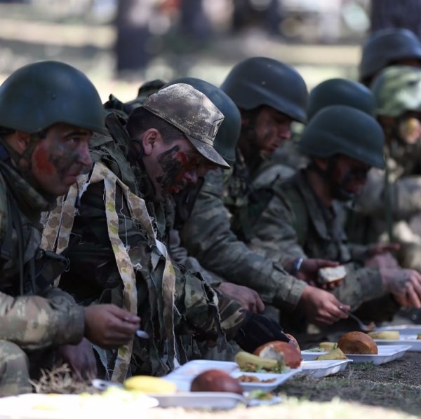 Teröristlere aman vermeyen Mehmetçik, zor şartlar altında mücadele ediyor