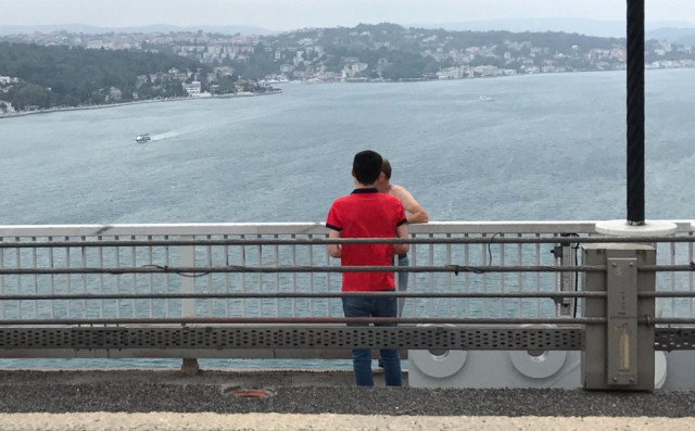 İkna çabaları işe yaramadı, köprüye çıkan vatandaş intihar etti