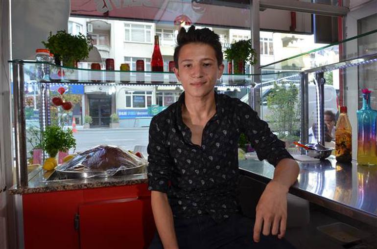 Clinton'ın burnunu sıkan Erkan bebek 18 yaşında!