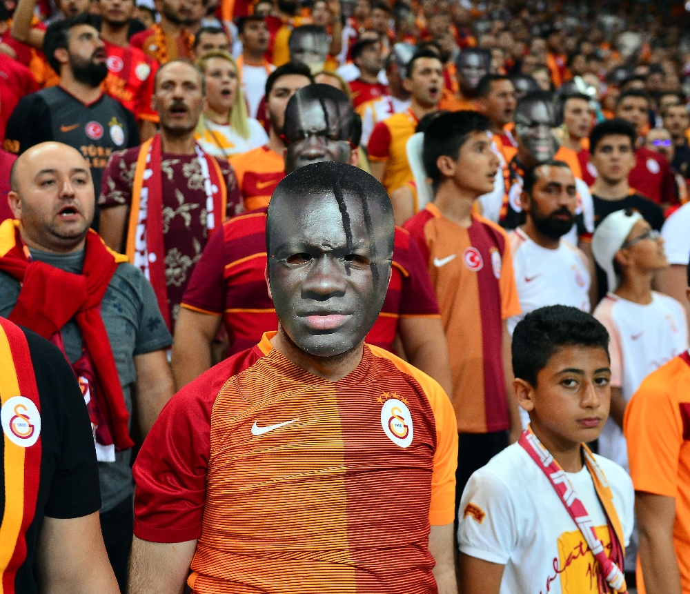 Türk Telekom'da Gomis'e büyük destek
