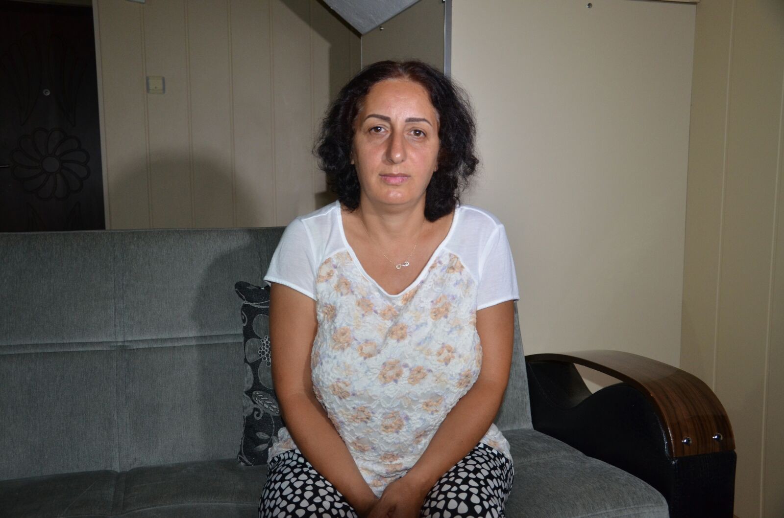 Marketten aldıkları ekmekten çivi çıktı!