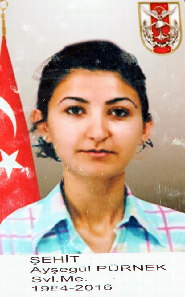 Kayseri'nin ilk kadın şehidi gözyaşlarıyla defnedildi